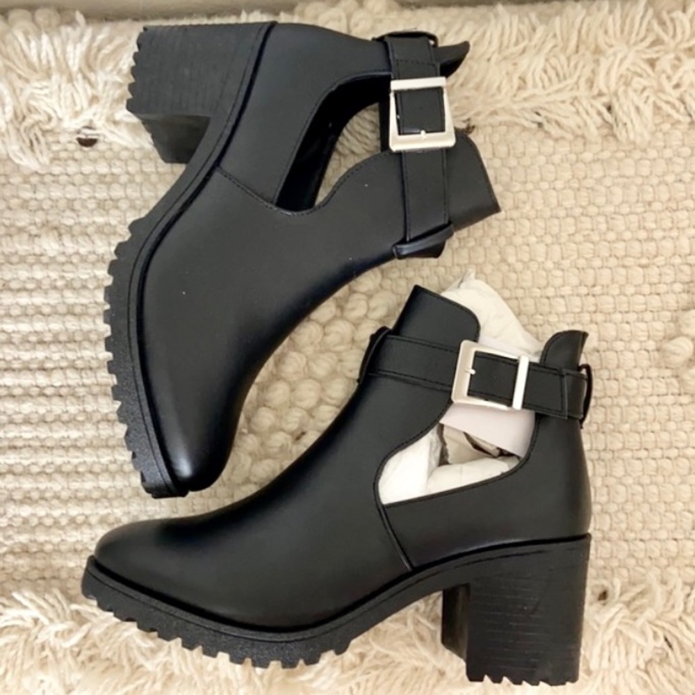Stylish Black Buckle Bootie